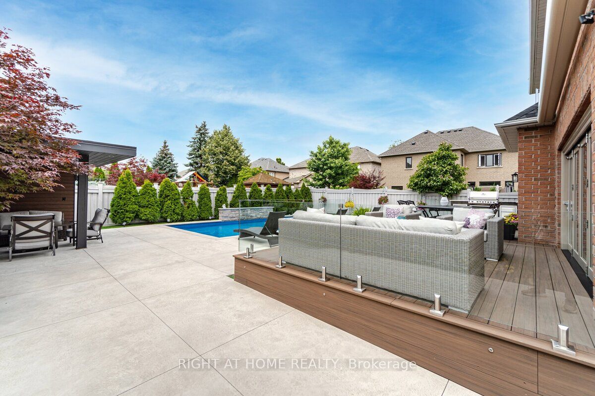 110 Green Manor Crescent