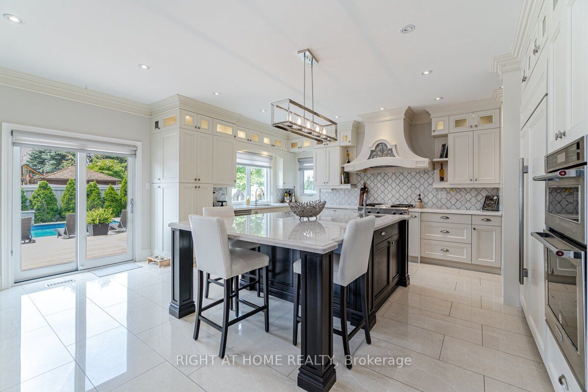 110 Green Manor Crescent