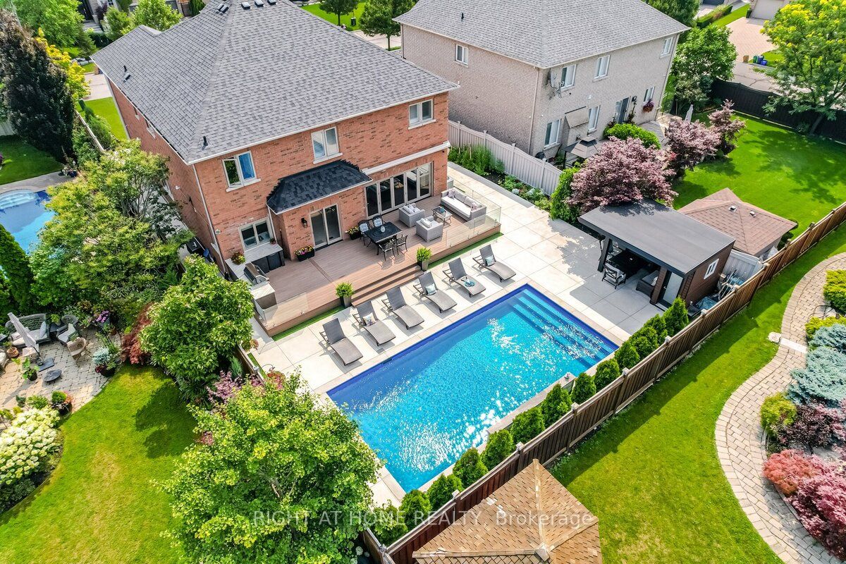 110 Green Manor Crescent