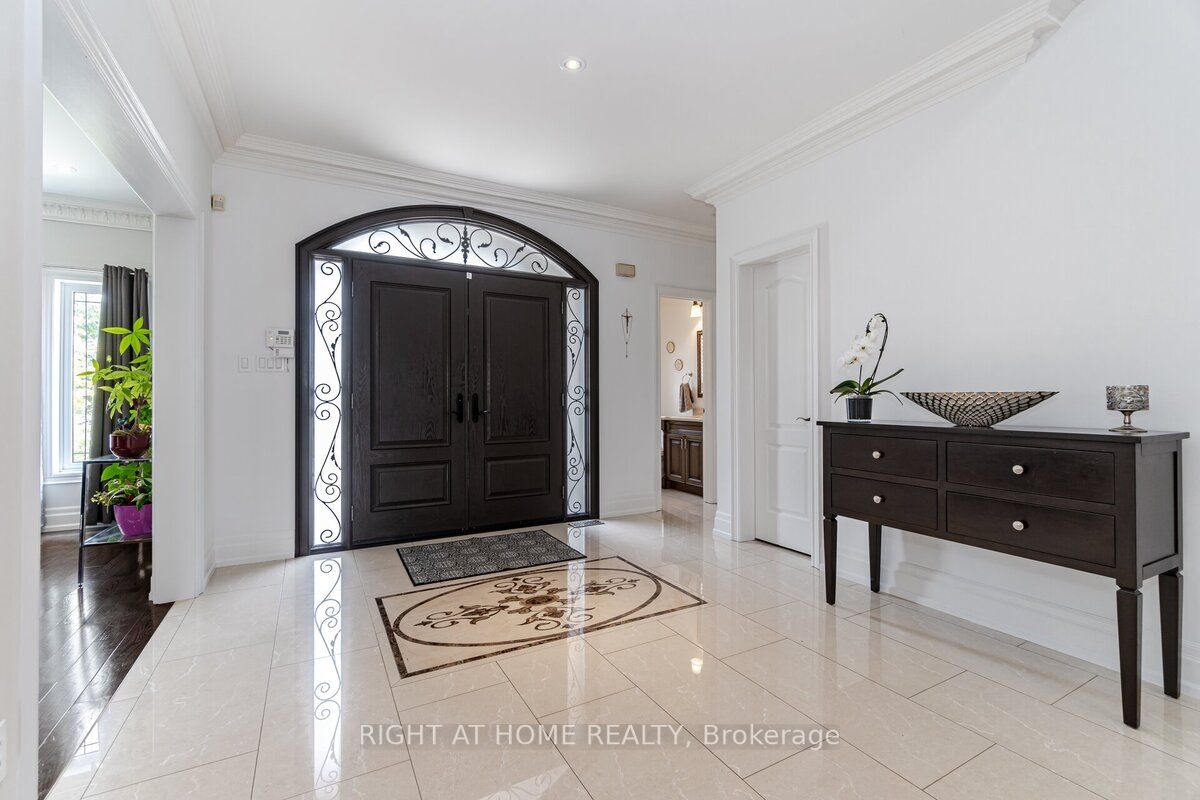 110 Green Manor Crescent