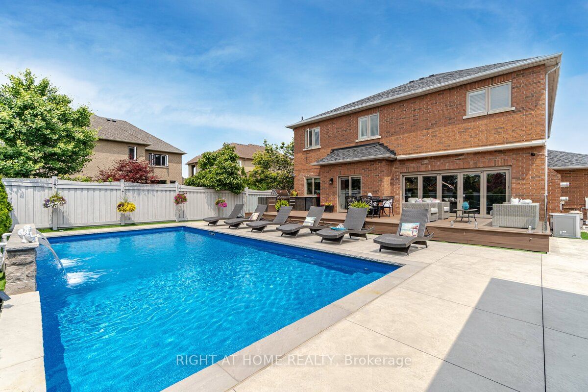 110 Green Manor Crescent