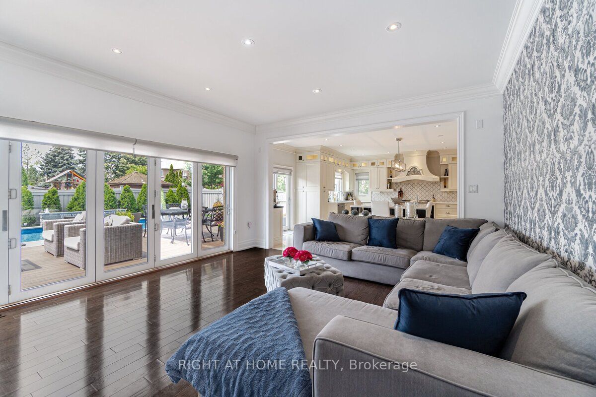 110 Green Manor Crescent
