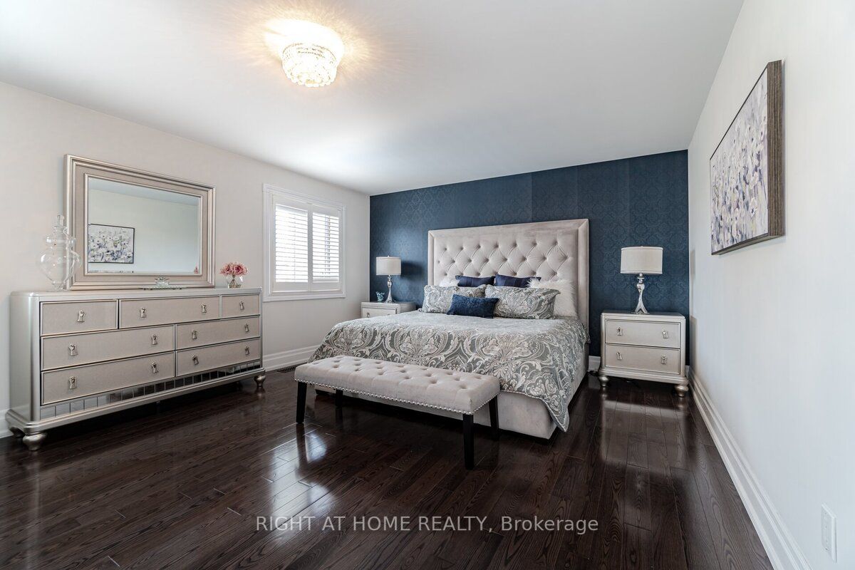 110 Green Manor Crescent