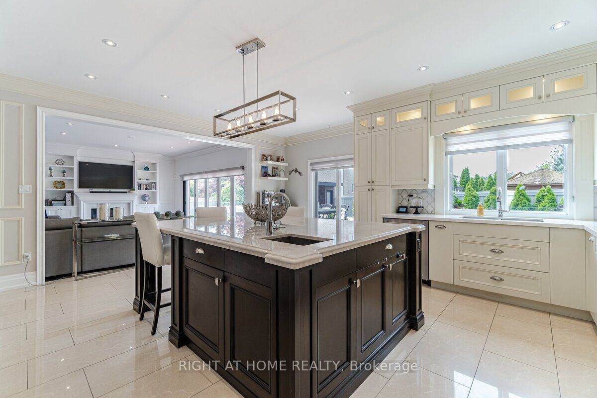 110 Green Manor Crescent