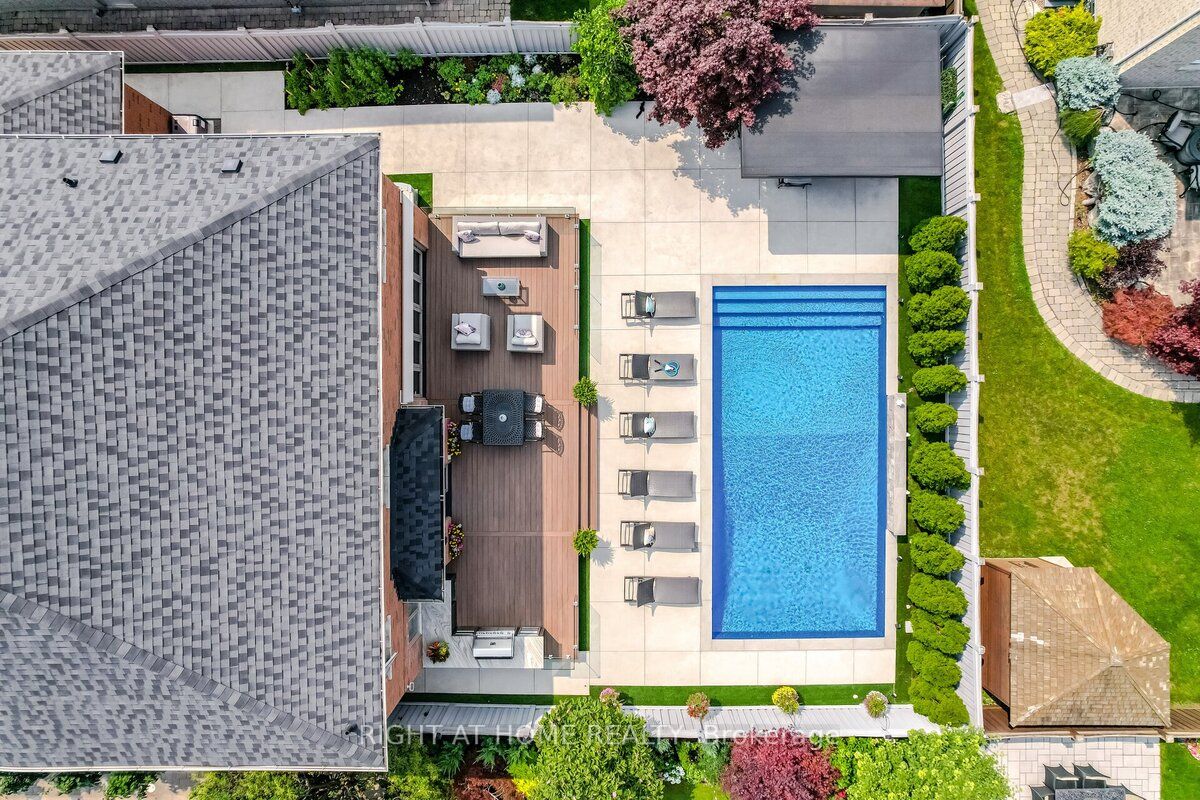 110 Green Manor Crescent
