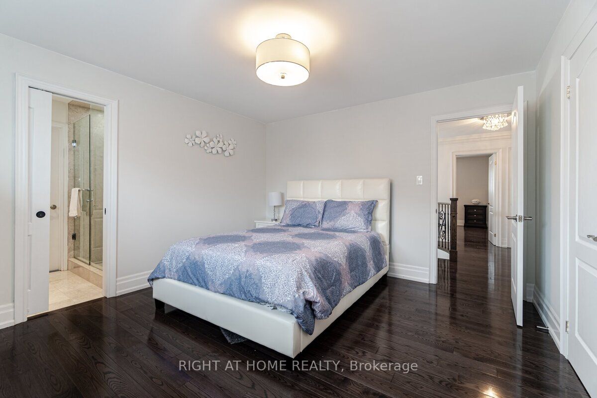 110 Green Manor Crescent