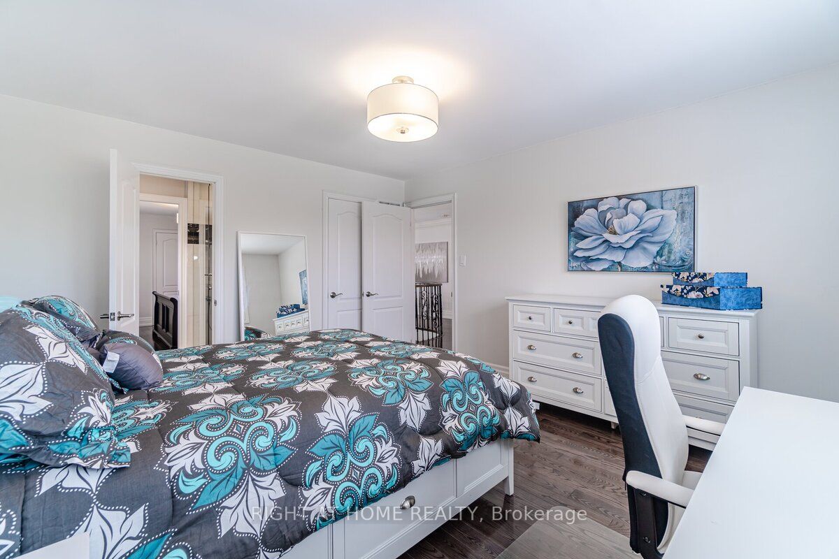 110 Green Manor Crescent