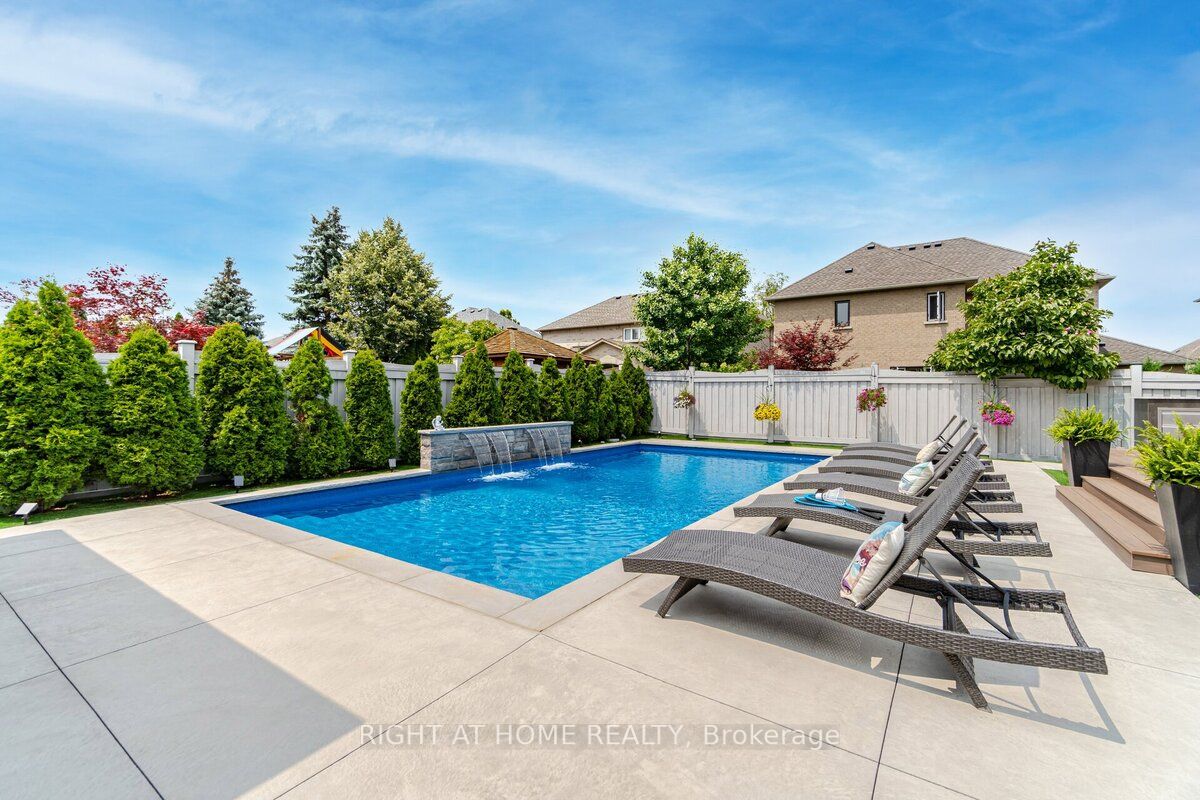 110 Green Manor Crescent