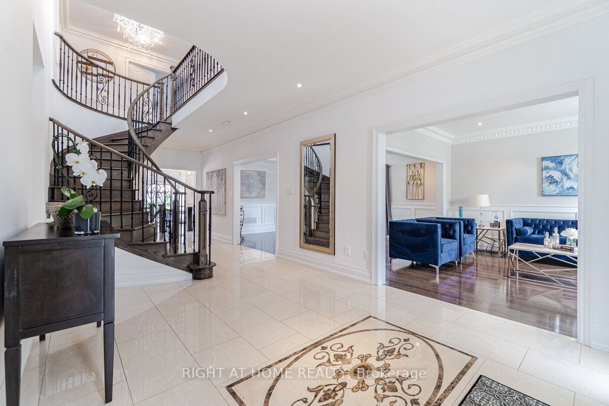110 Green Manor Crescent