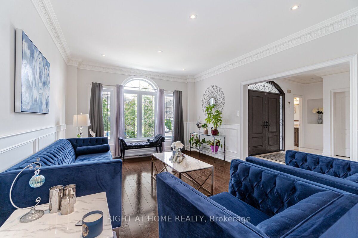 110 Green Manor Crescent