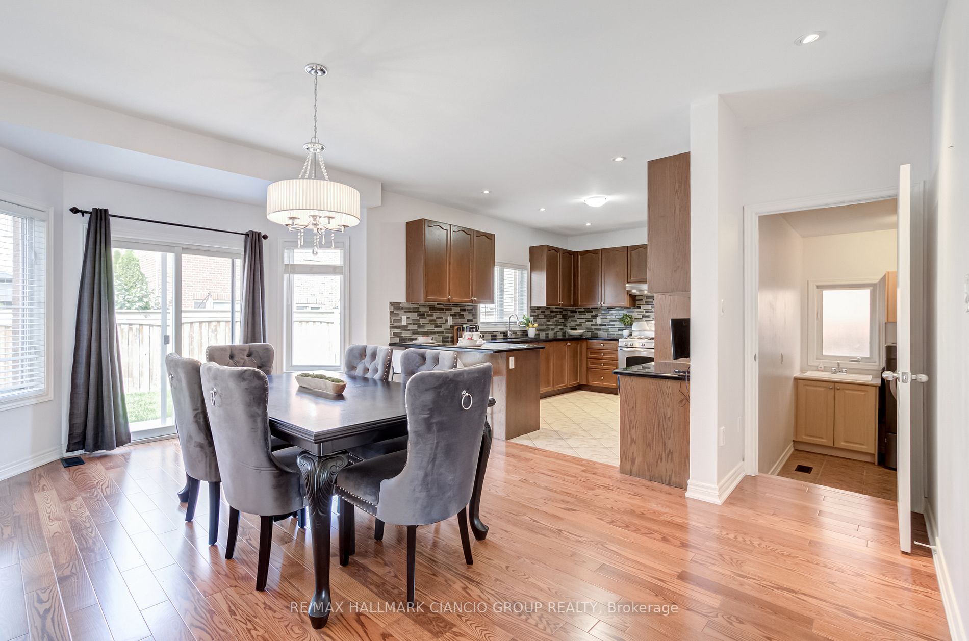 50 Bartsview Circ