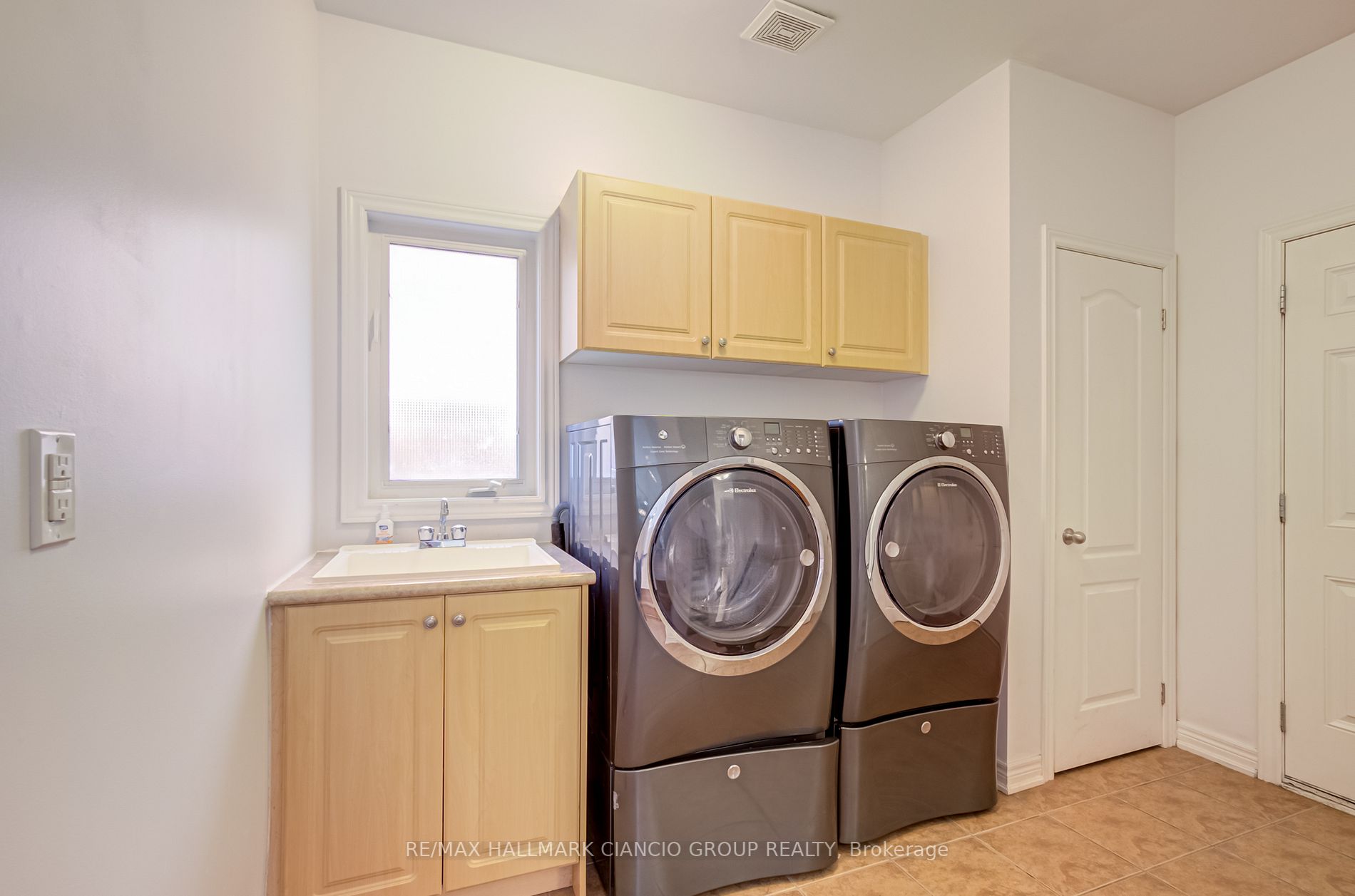 50 Bartsview Circ