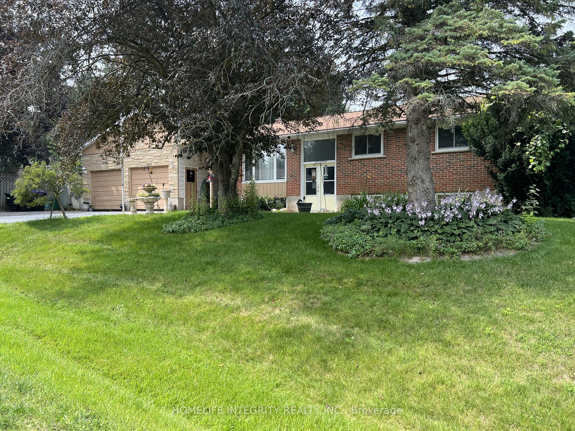 70 Banting Drive Dr