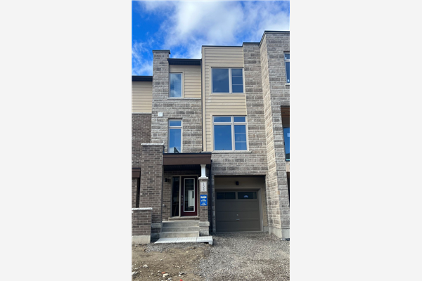 124 Solstice Circ Circ, Newmarket