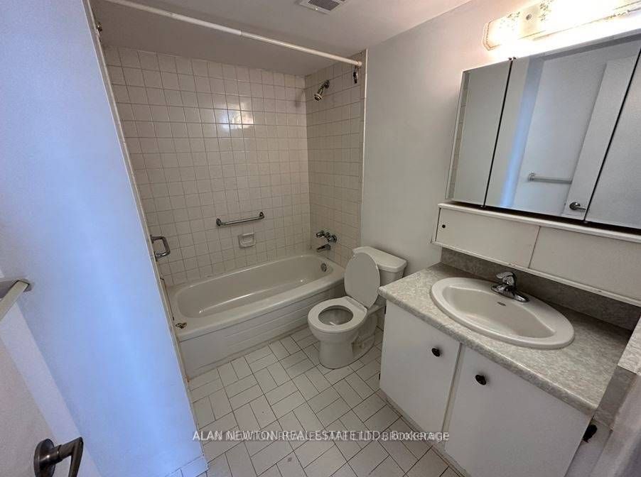 180 Dudley Ave, #601