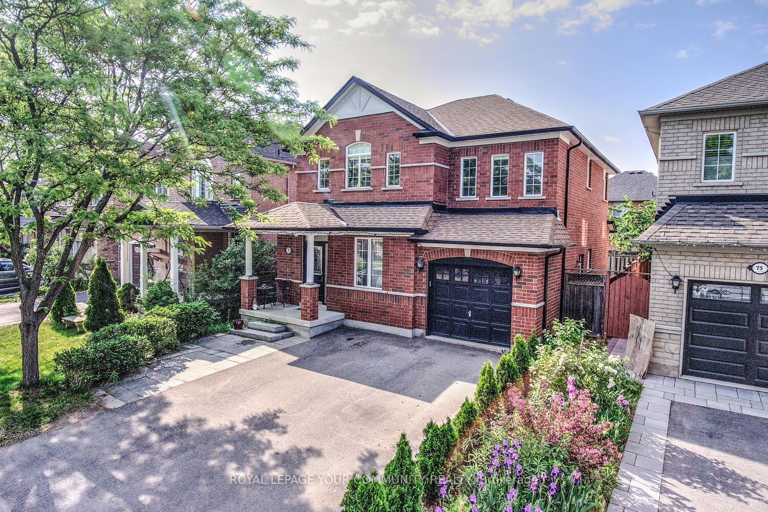 71 Queensbridge Dr