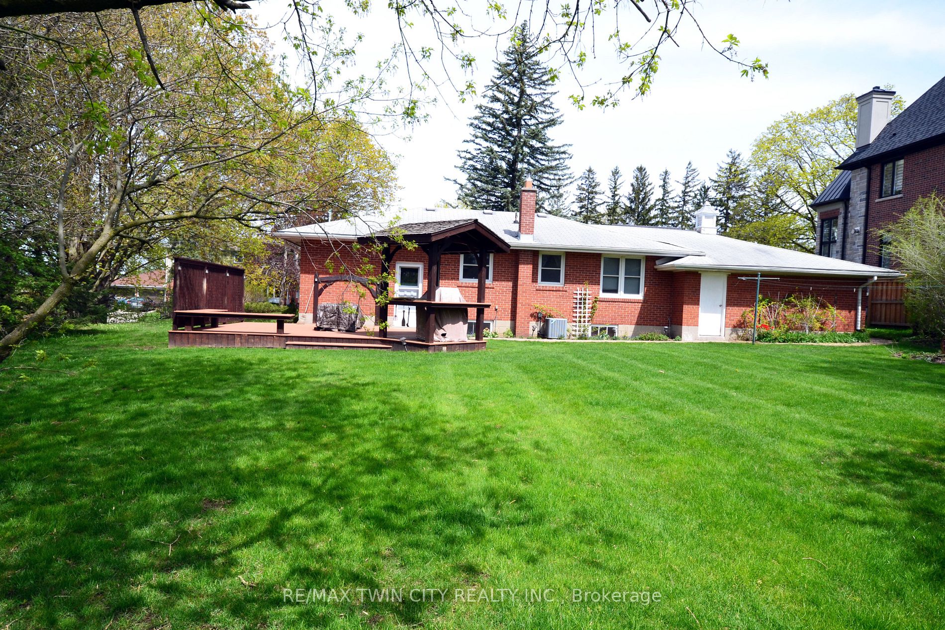 35 Clearview Hts S