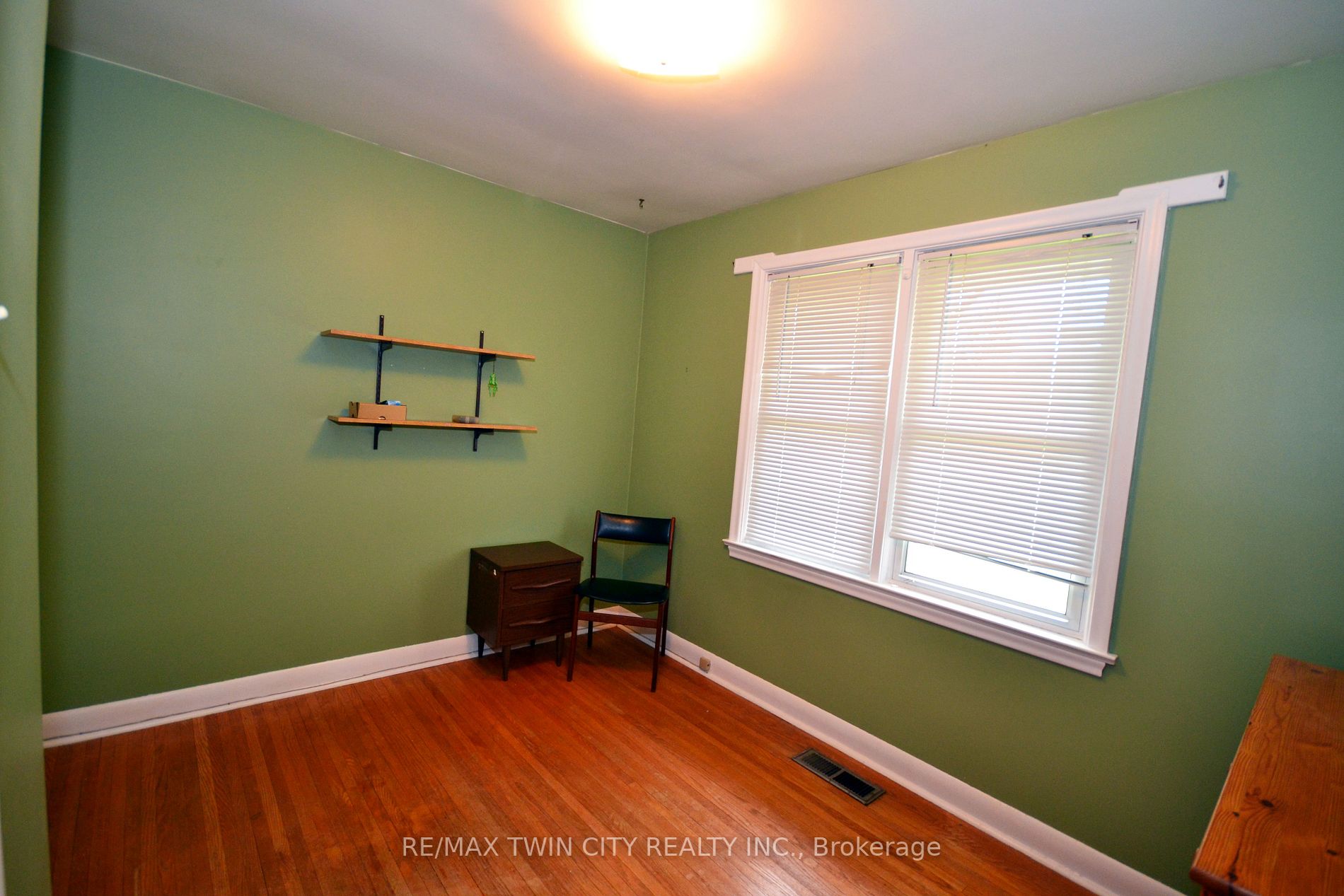 35 Clearview Hts S