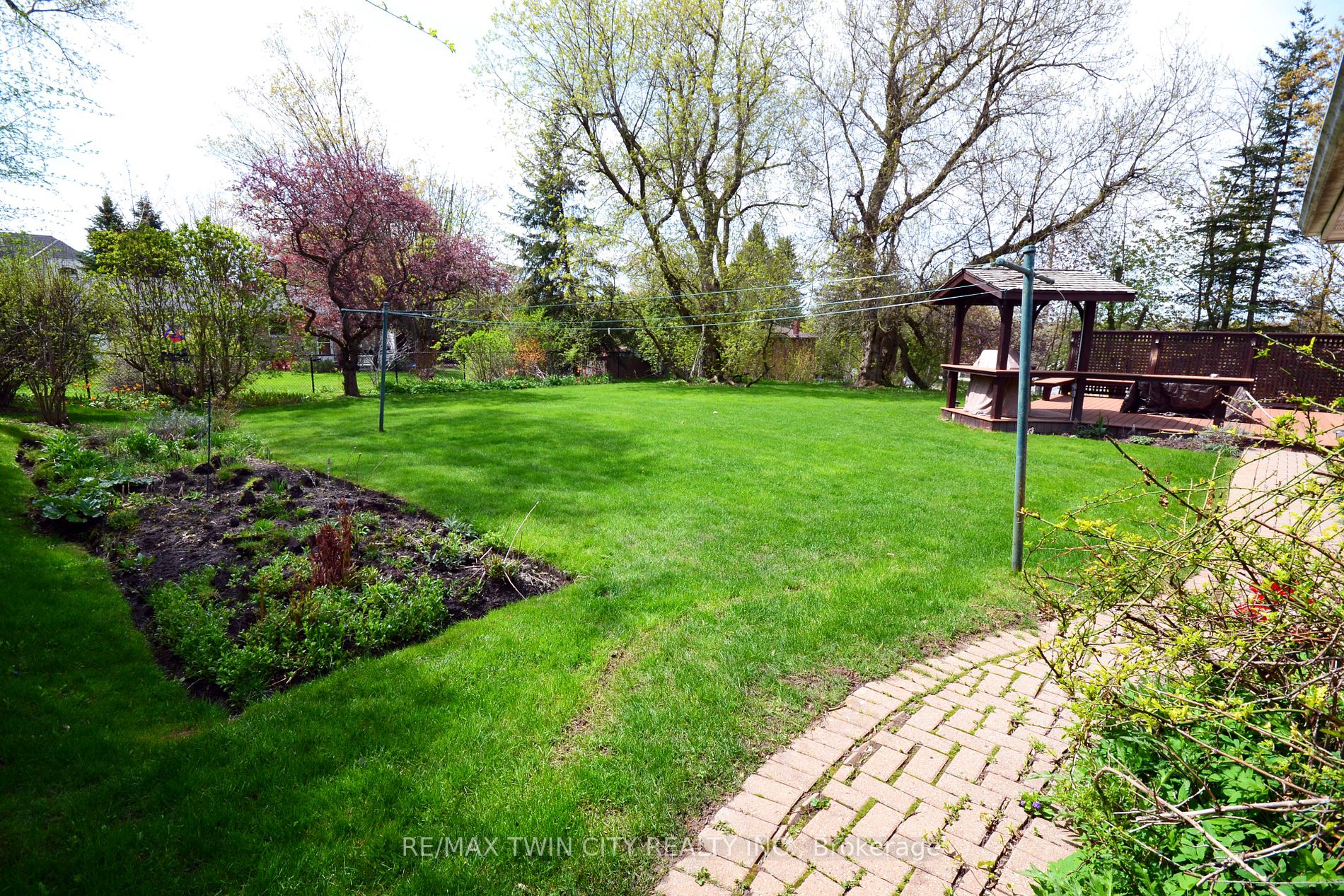 35 Clearview Hts S