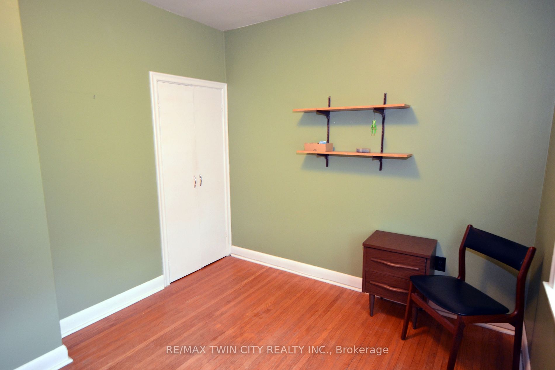 35 Clearview Hts S