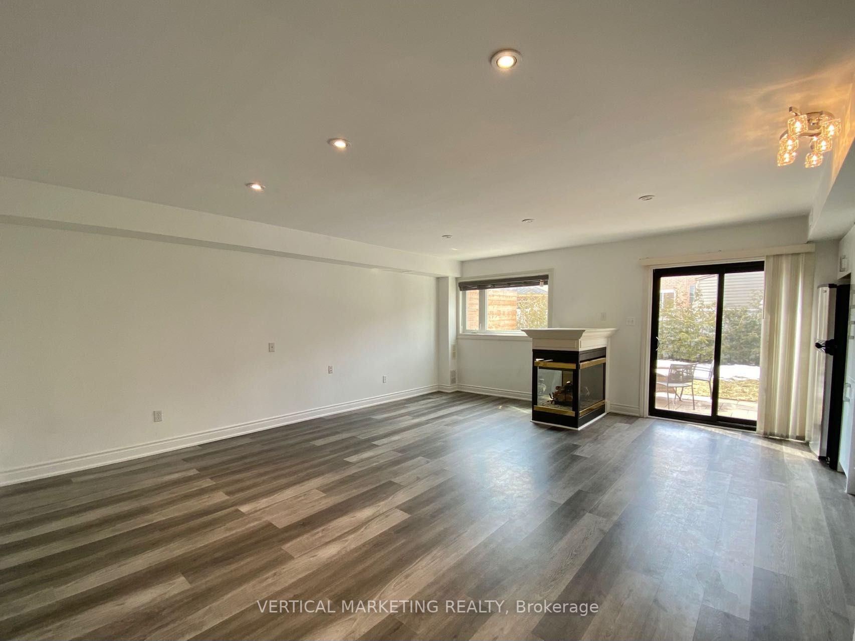 193 Fairlane Crescent