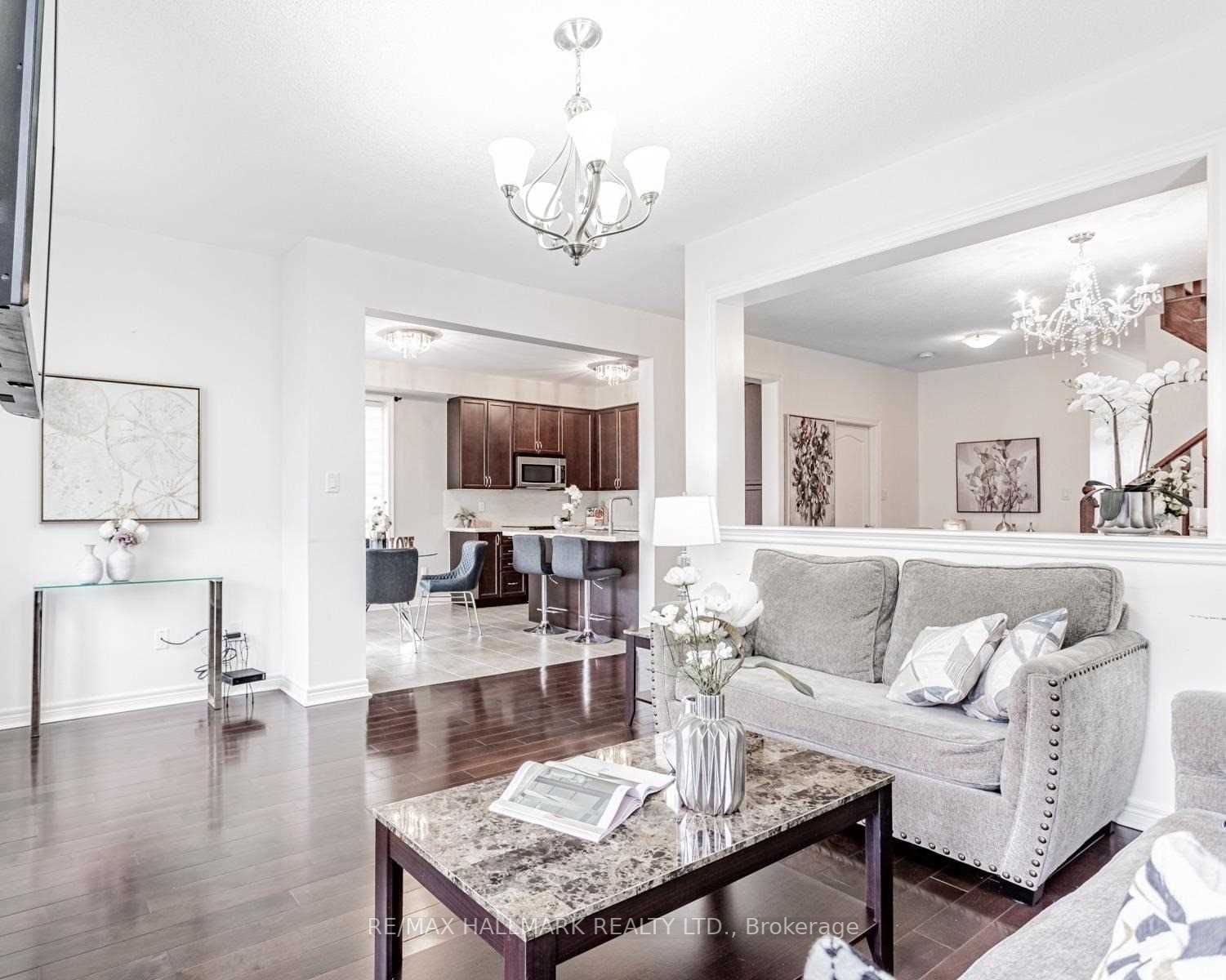 42 Corwin Dr