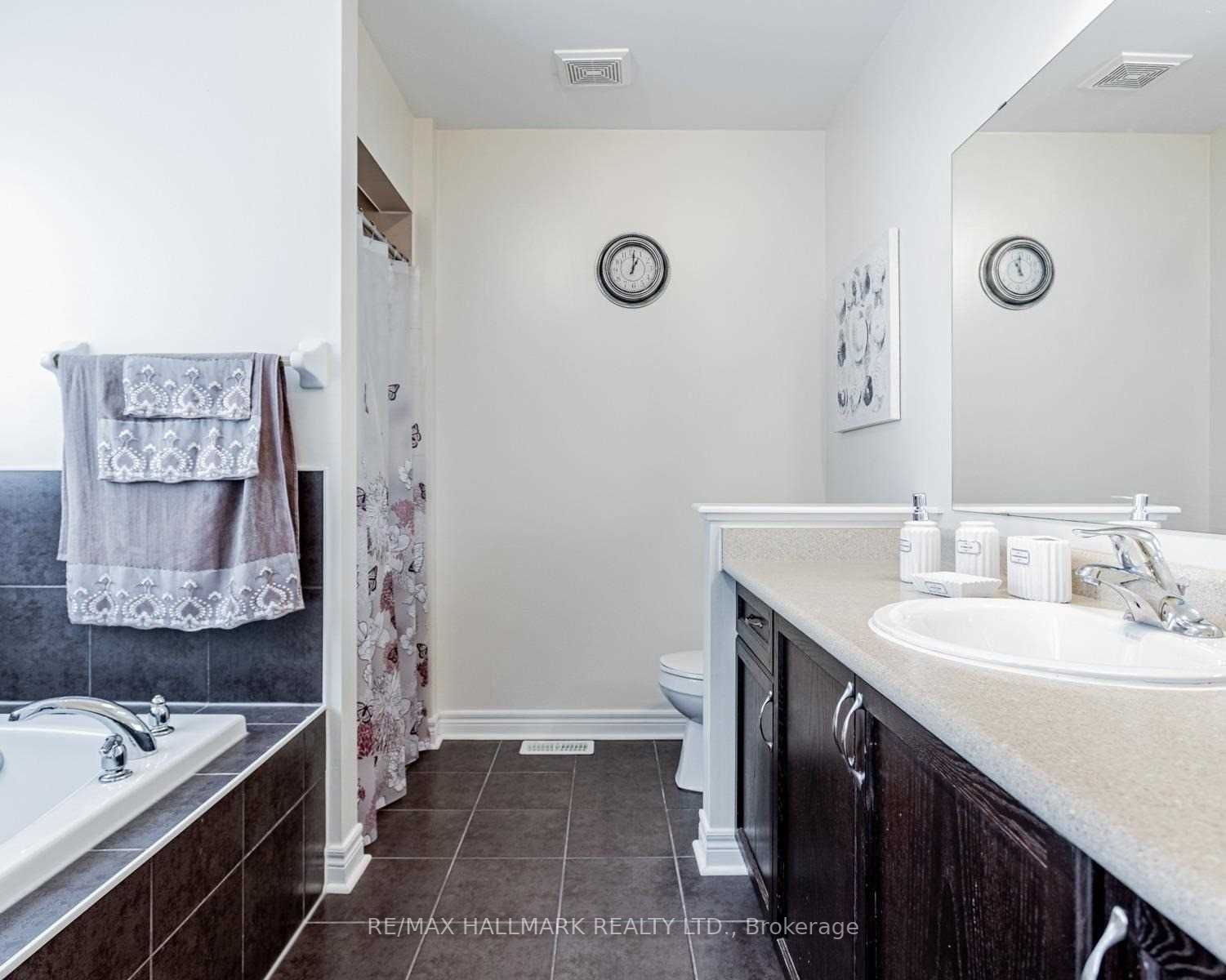 42 Corwin Dr