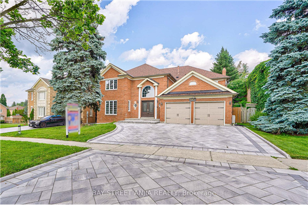 805 Lockwood Circ, Newmarket