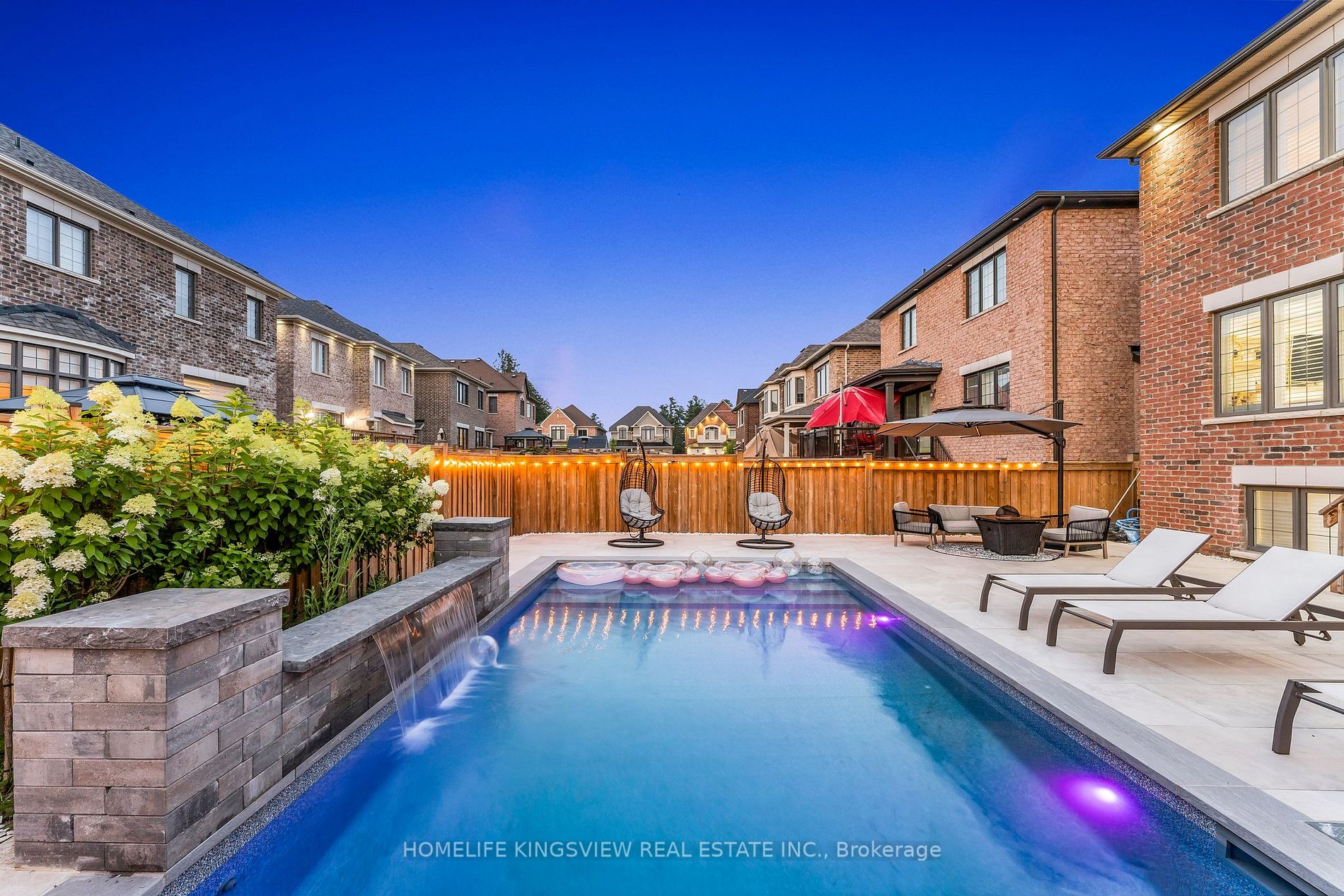 48 Pierre Berton Blvd