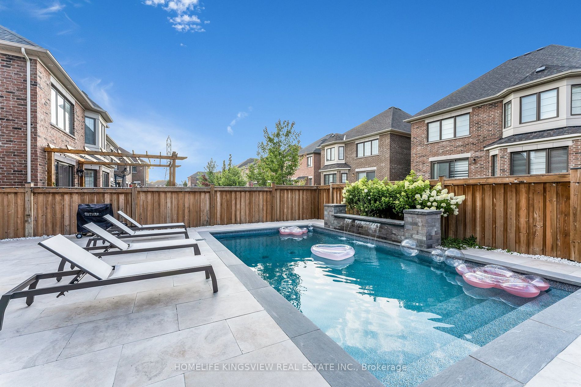 48 Pierre Berton Blvd