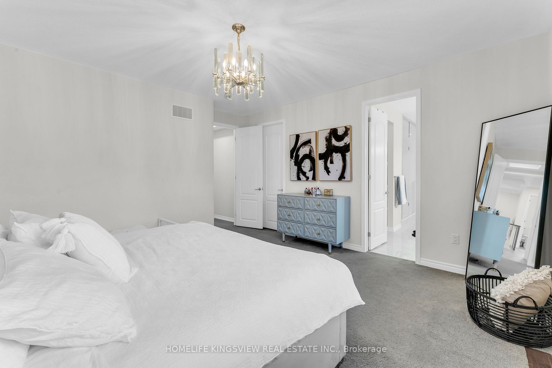 48 Pierre Berton Blvd