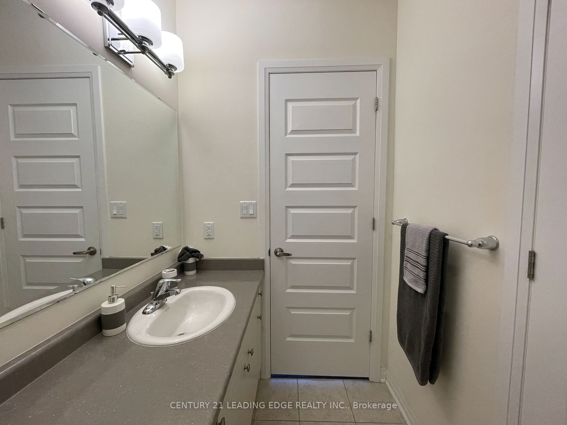 2 Adam Sellers St, #107