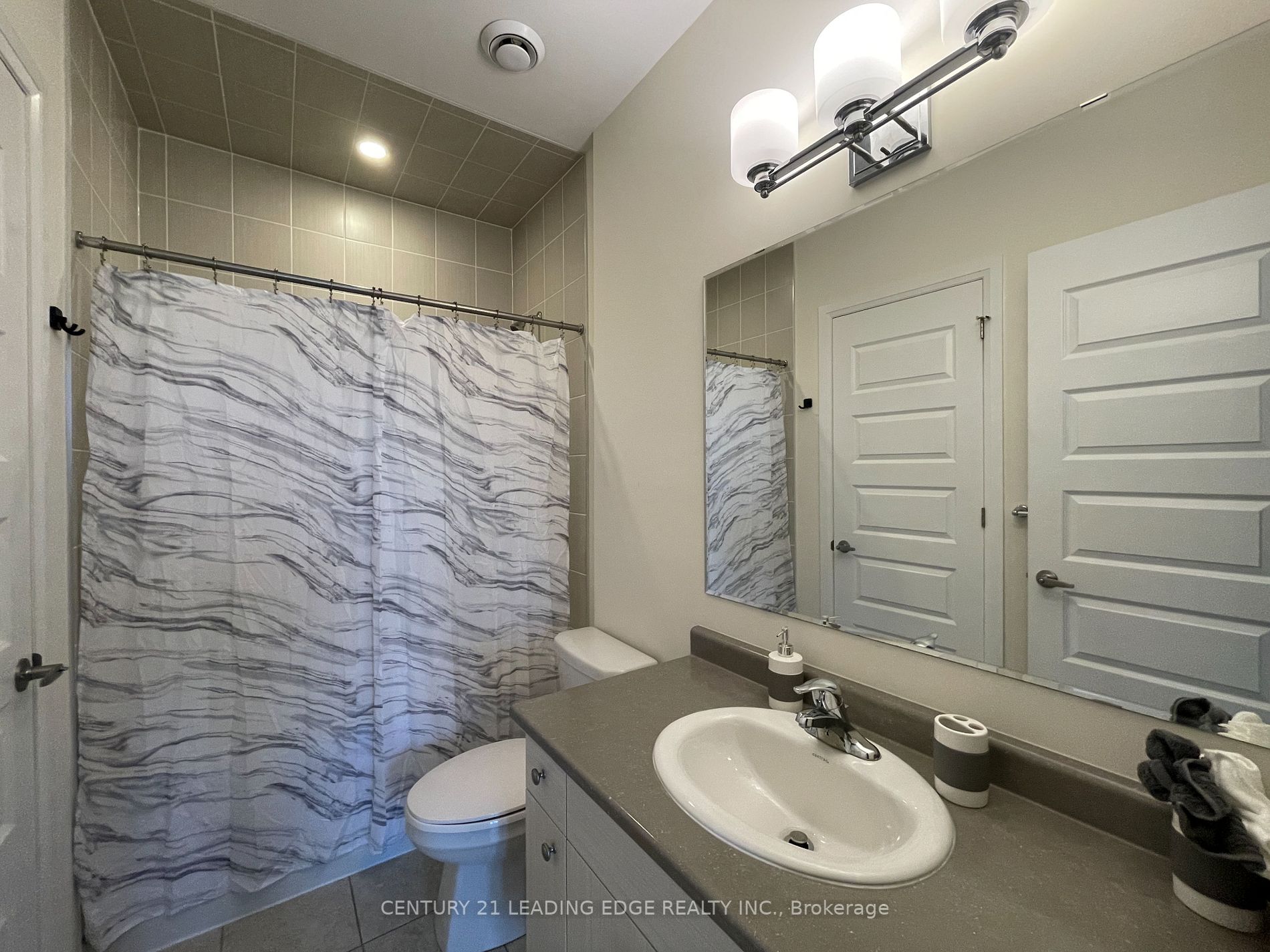 2 Adam Sellers St, #107