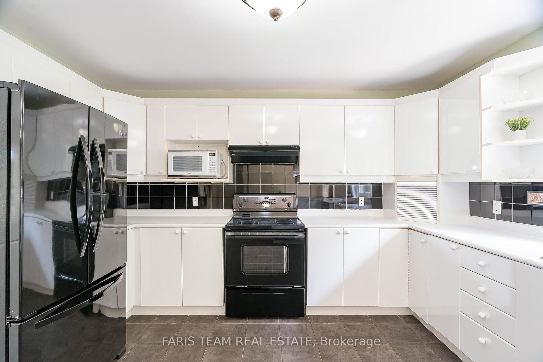 Listing N6699720 - Large Photo # 5