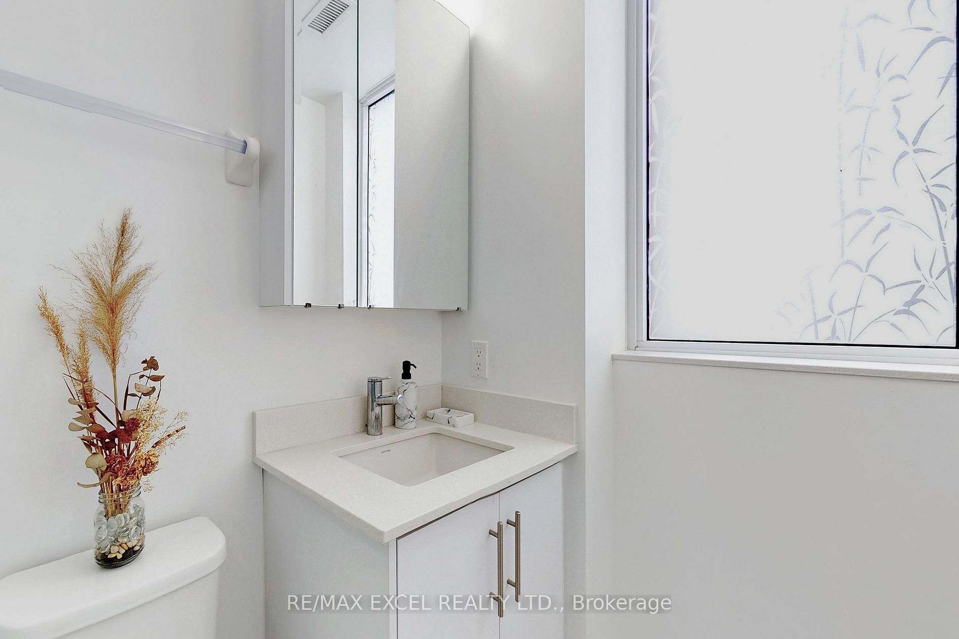 75 Oneida Crescent, #410