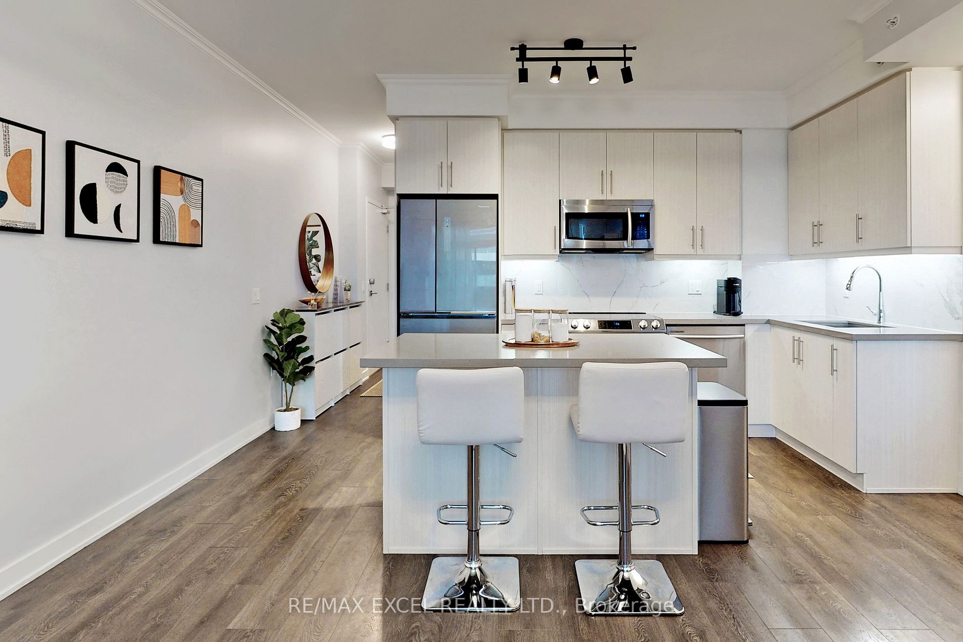 75 Oneida Crescent, #410