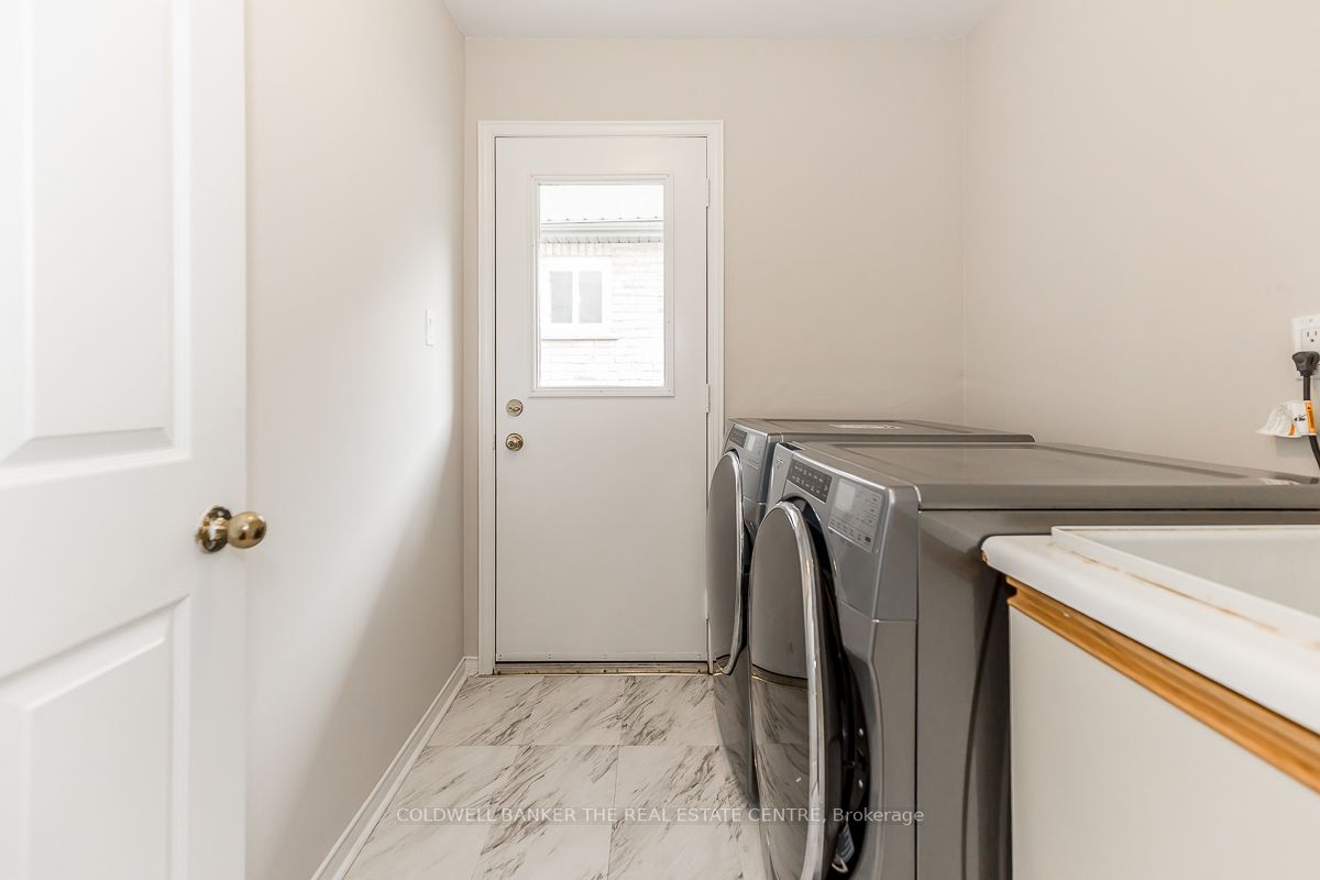 200 Kemano Rd