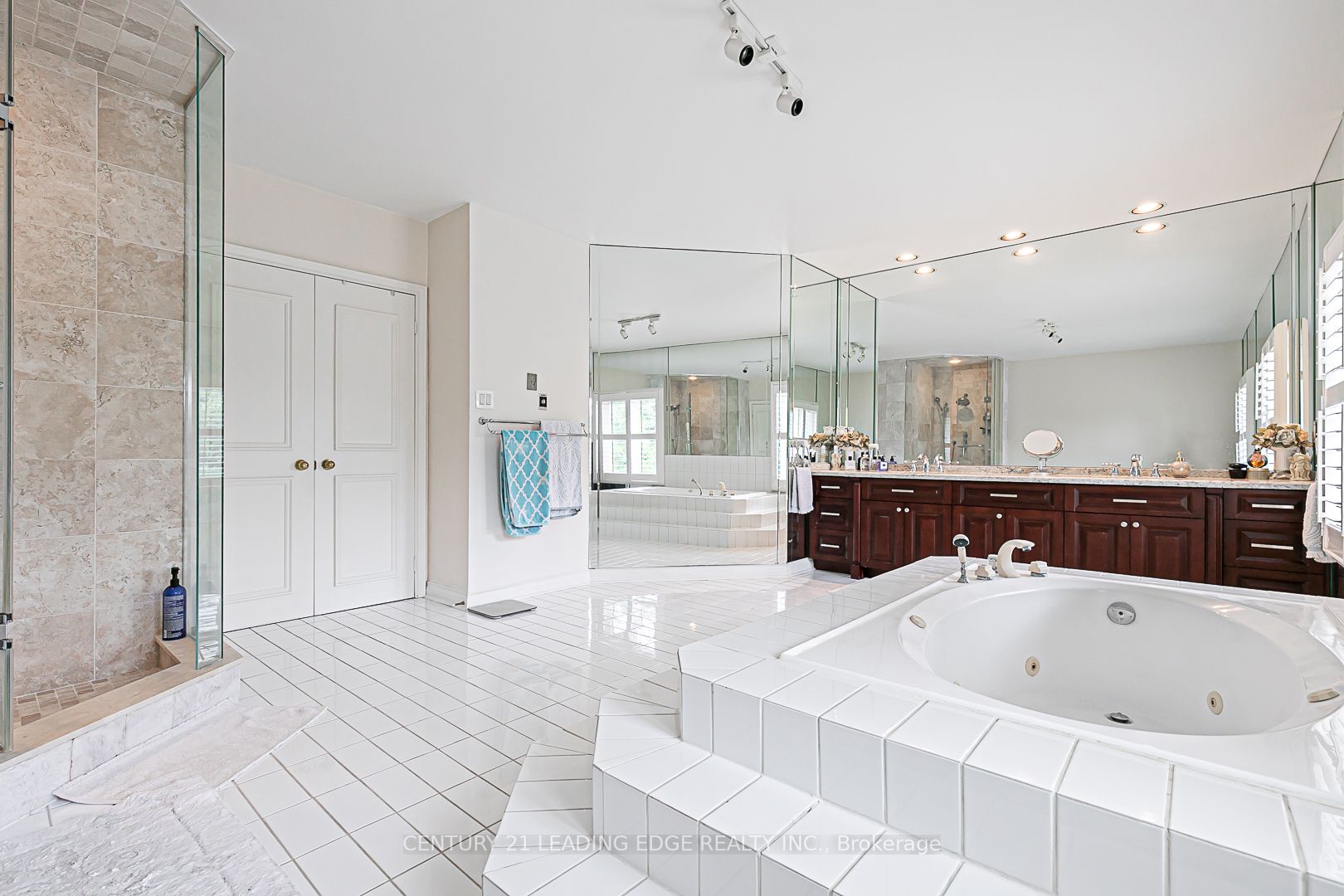 88 Ava Cres
