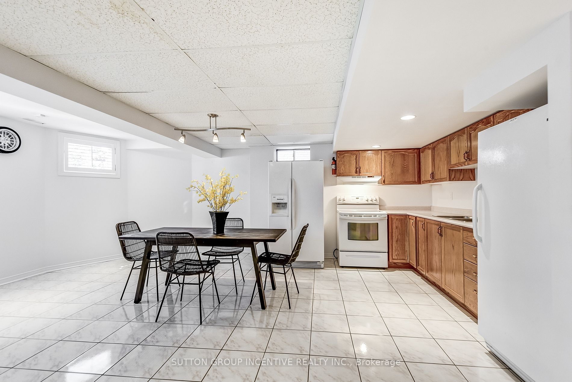 133 Carlyle Cres