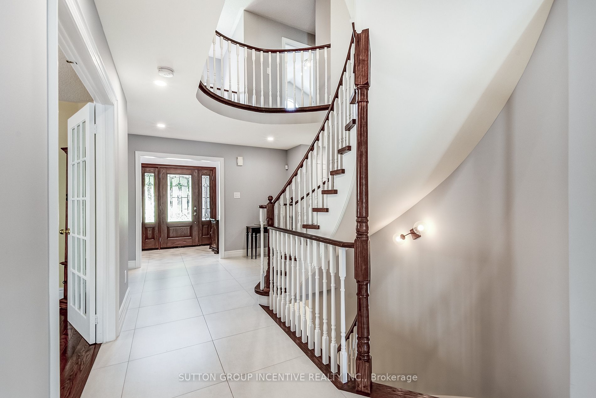 133 Carlyle Cres