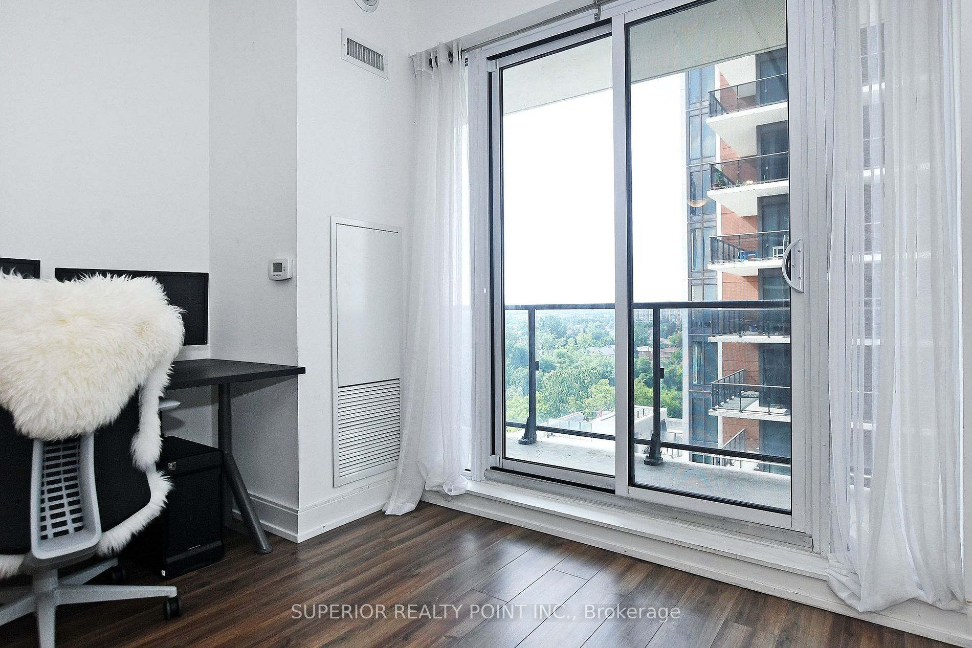 9600 Yonge St N, #1009B