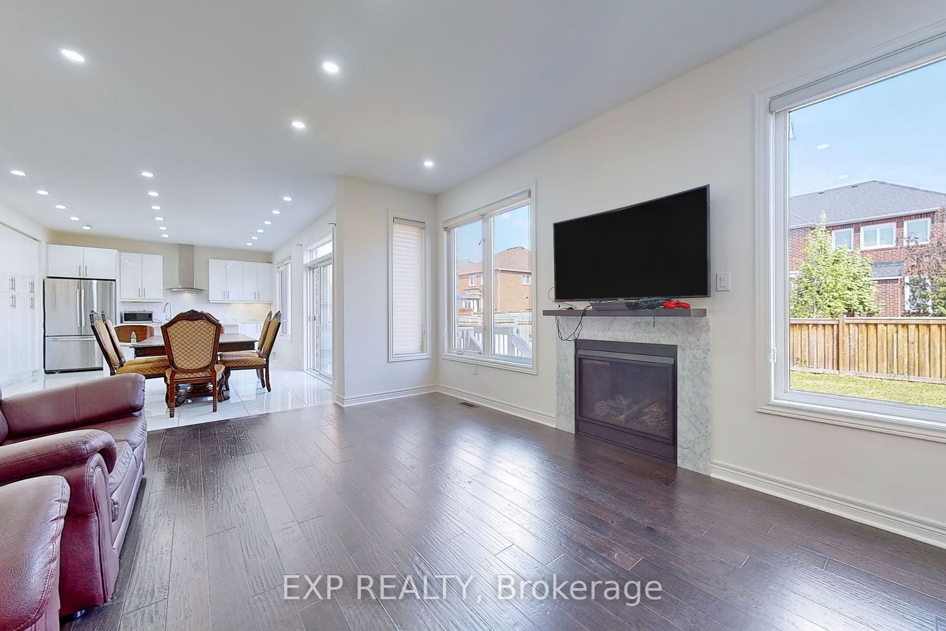 8 Citrine Drive
