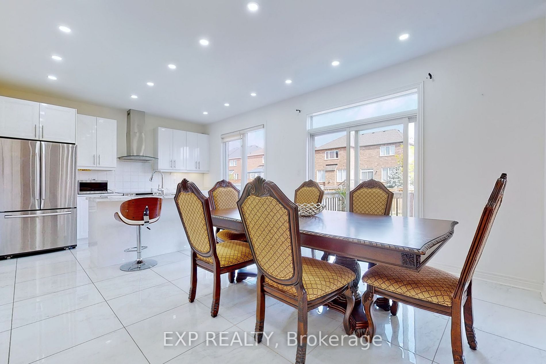 8 Citrine Drive