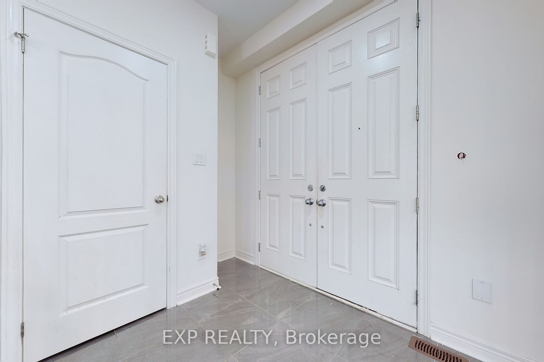 8 Citrine Drive