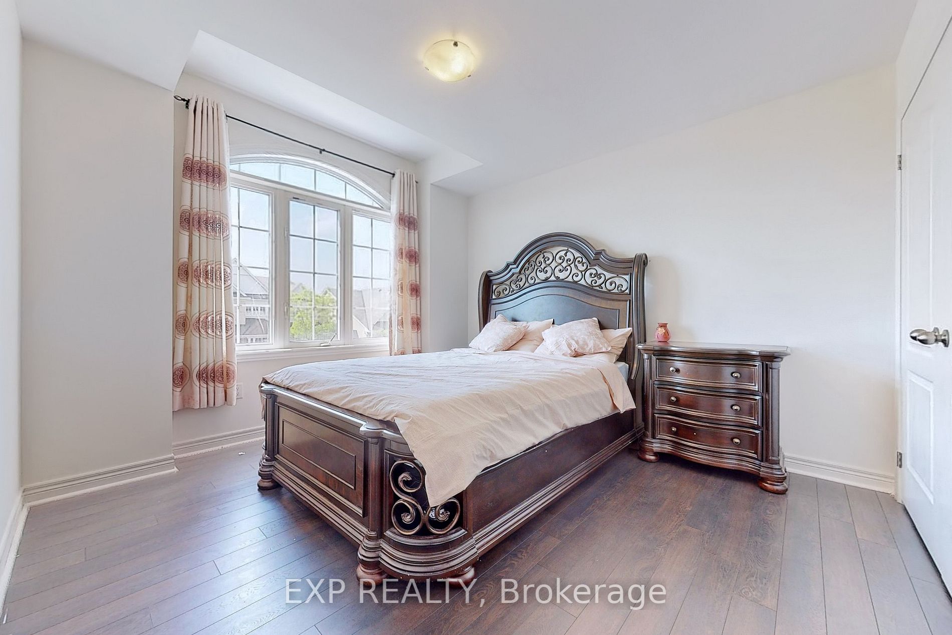 8 Citrine Drive
