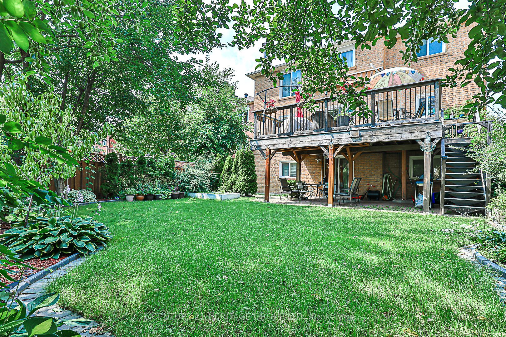 9 Hyde Park Drive