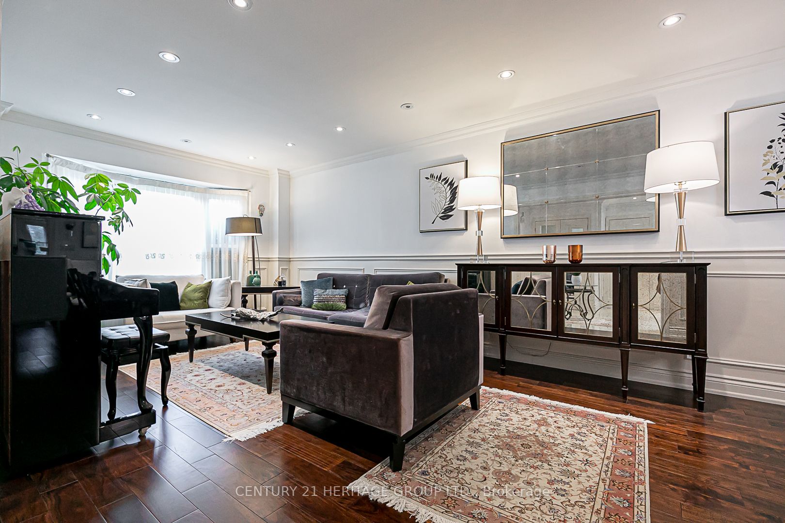 9 Hyde Park Drive