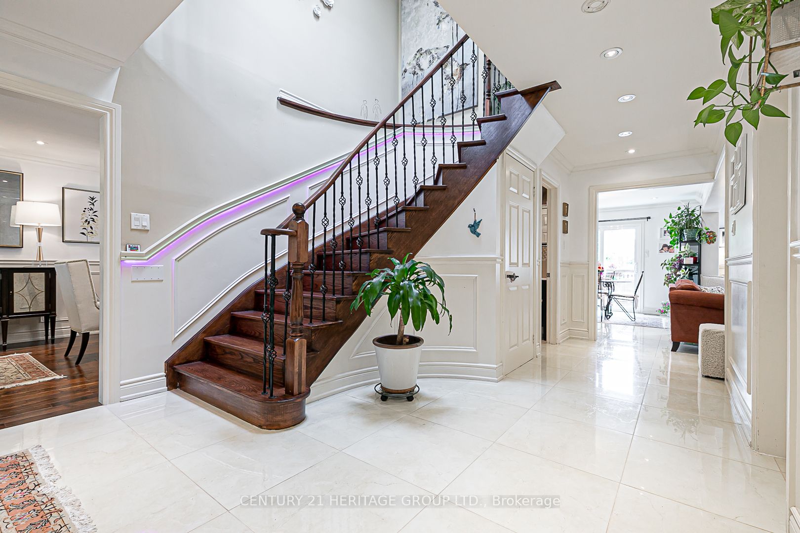 9 Hyde Park Drive