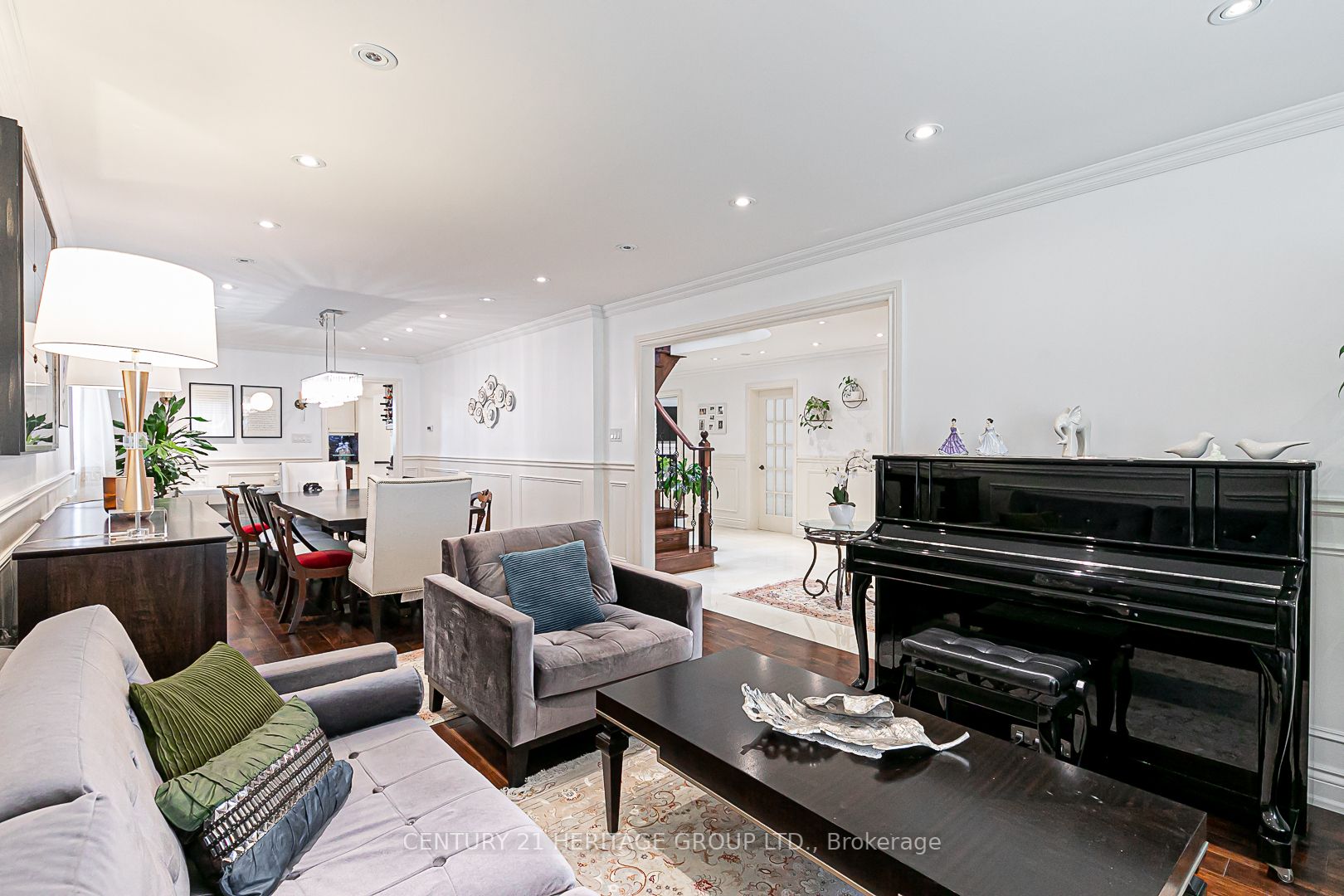 9 Hyde Park Drive