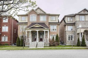 17 Ivy Stone Crt